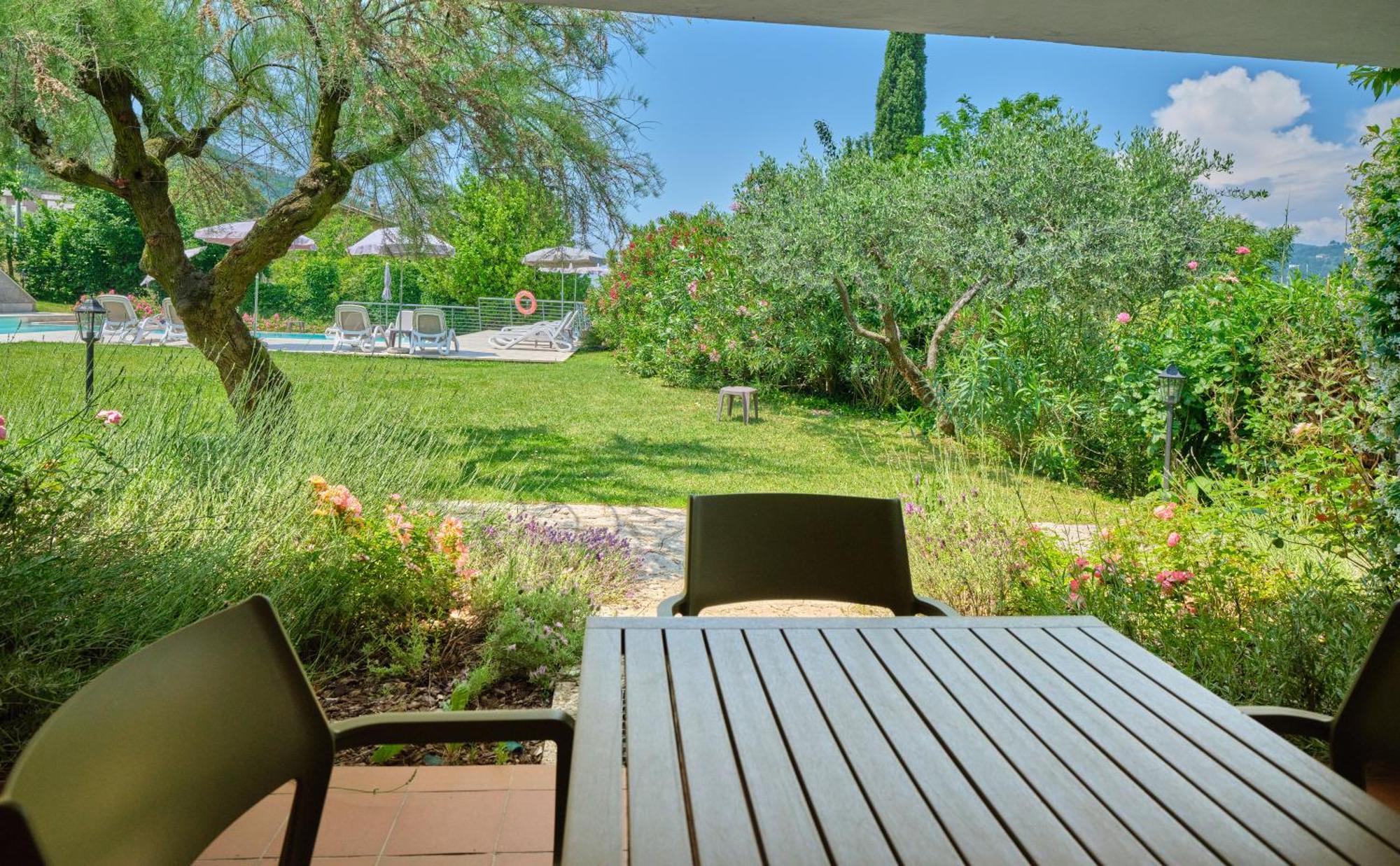 Appartamenti Le Rasole Garda  Exterior photo