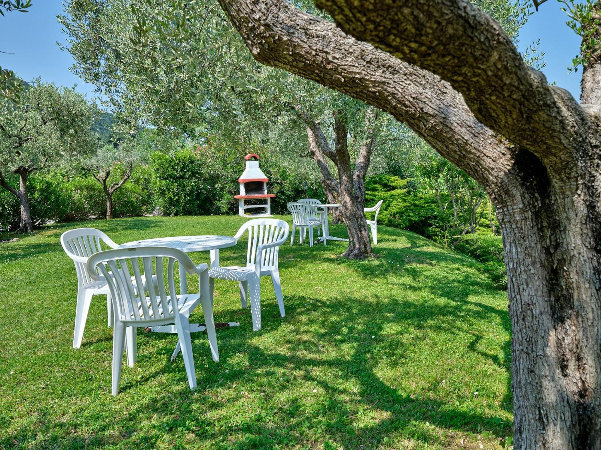 Appartamenti Le Rasole Garda  Exterior photo